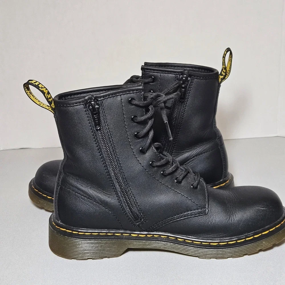 Dr. Martens 1460Y Junior Delaney Black Softy T Leather Lace Up Zip Boots Size 6L